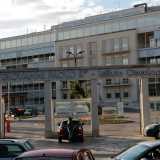 Infine citiamo le strutture ospedaliere. A partire dall�ex Sanitario Cotugno (del 1937), oggi sede dell�Istituto Oncologico Giovanni Paolo II di viale Orazio Flacco